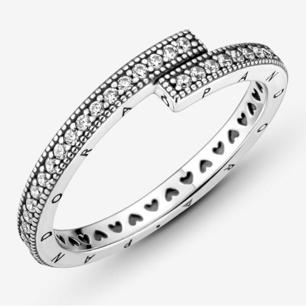 Sparkling Overlapping Ring